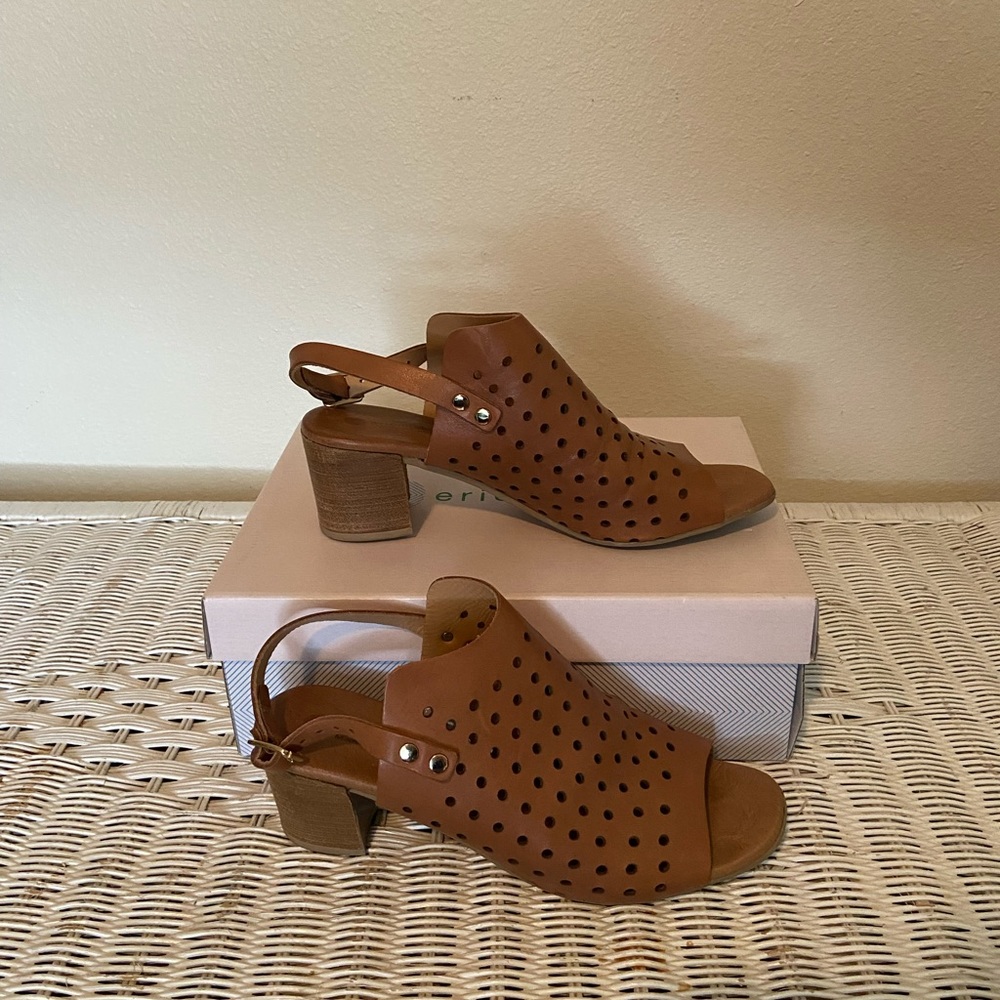 Ladies Tan Leather Block Sandals - Picture 2 of 8